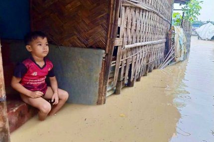 Obóz Rohingów zalany przez deszcze