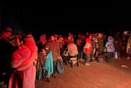 Uchodźcy z Ukrainy po ukraińskiej stronie granicy - Budomierz
